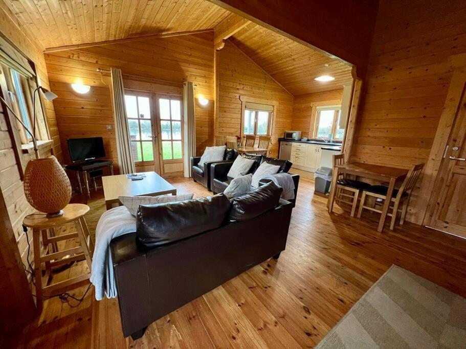 Lilly Lodge, Lake Pochard South Cerney Εξωτερικό φωτογραφία