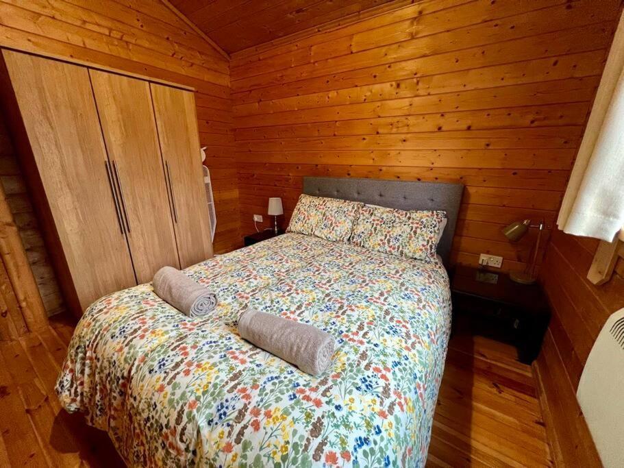 Lilly Lodge, Lake Pochard South Cerney Εξωτερικό φωτογραφία